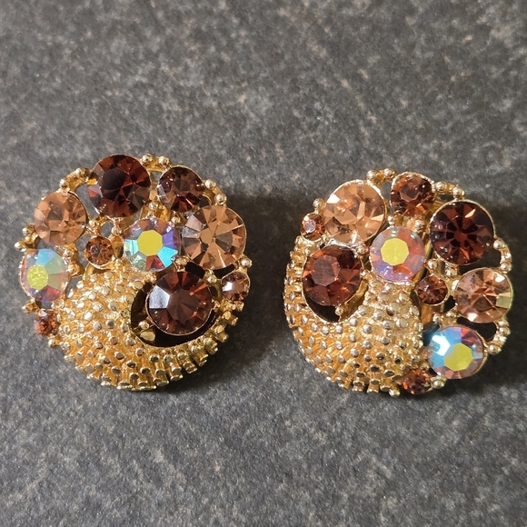 Lisner Vintage Elegant Gold and Brown Crystal  Clip On Earrings - Picture 13 of 13